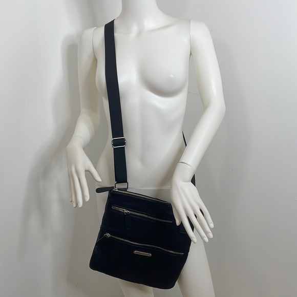 Stone Mountain USA Black Leather Crossbody Bag Zippered Closure Pockets Silver - Picture 1 of 16